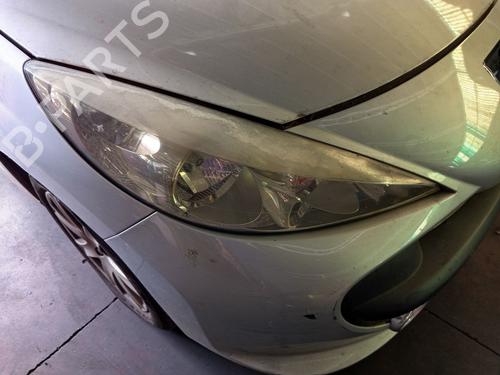 Used Right headlight PEUGEOT 207 (WA_, WC_) 1.6 HDi (90 hp) 30704278