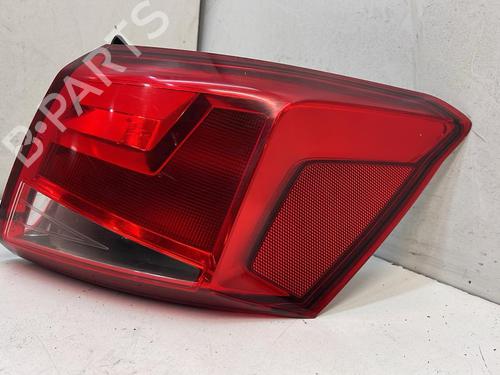 Højre baglygte SEAT ARONA (KJ7, KJP) 1.0 TSI (95 hp) 29998283