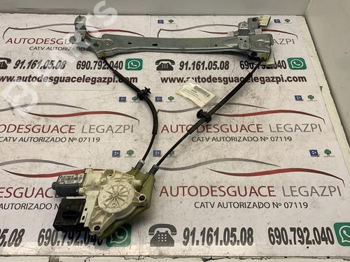 Rudehejsemekanisme Højre foran RENAULT MEGANE III Hatchback (BZ0/1_, B3_) 1.9 dCi (BZ0N, BZ0J) (131 hp) 11008048