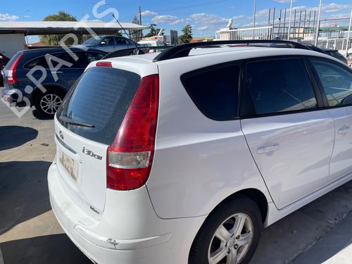 Right headlight HYUNDAI i30 Estate (FD) 1.6 CRDi | BP30548429C29 