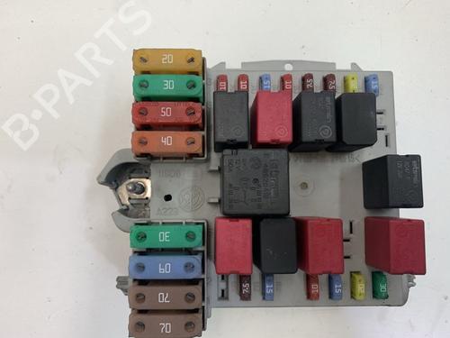 Used Fuse box LANCIA MUSA (350_) 1.9 D Multijet (350.AXC1A) (101 hp) 17226669