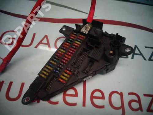 Used Fuse box BMW 5 (E60) 525 d (177 hp) 10998479