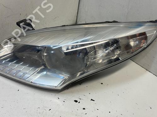 Faro izquierdo RENAULT MEGANE III Hatchback (BZ0/1_, B3_) 1.6 16V (BZ0H) (101 hp) 29981971