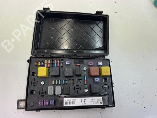 Used Fuse box OPEL ASTRA H (A04) 1.6 (L48) (105 hp) 18651331