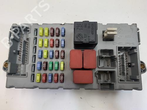 Used Fuse box LANCIA MUSA (350_) 1.9 D Multijet (350.AXC1A) (101 hp) 17226670