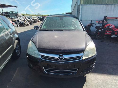 Fuse box OPEL ASTRA H (A04) 1.7 CDTI (L48) | BP18406230E1 