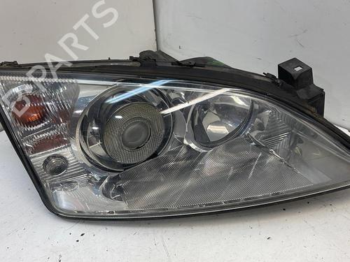 Used Right headlight FORD MONDEO III Turnier (BWY) 2.0 TDCi (130 hp) 30389448