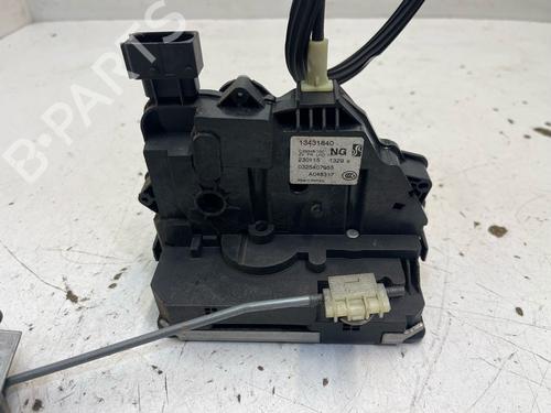 Høyre foran lås OPEL CORSA E (X15) 1.3 CDTI (08, 68) (95 hp) 23462754