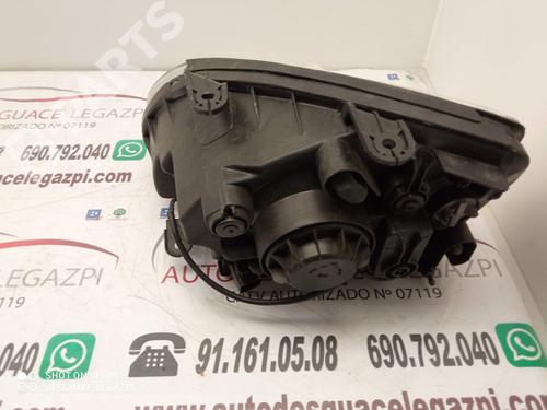 Right headlight KIA CARENS II MPV (FJ) 2.0 CRDi | BP11006816C29 
