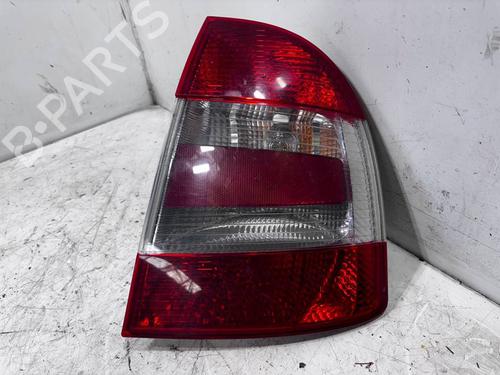 Feu arrière droit SKODA SUPERB I (3U4) 2.0 TDI (140 hp) 31972897