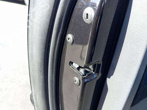 Venstre fortil lås VW GOLF V (1K1) [2003-2010]  31611107