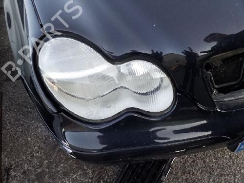Used Right headlight MERCEDES-BENZ C-CLASS (W203) C 220 CDI (203.006) (136 hp) 18530966