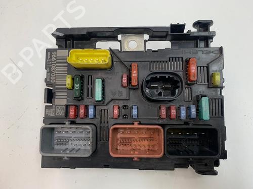 Used Fuse box HYUNDAI GETZ (TB) 1.3 i (82 hp) 15734359