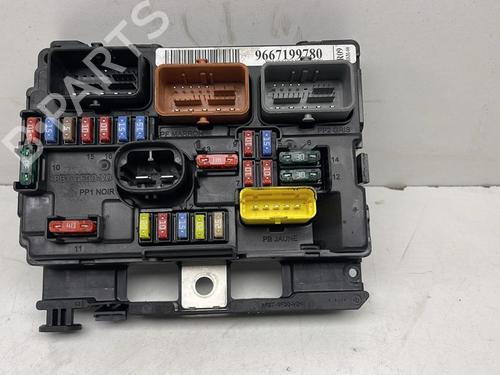 Used Fuse box PEUGEOT 207 (WA_, WC_) [2006-2015]  31093653