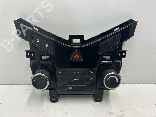 Used Climate control CHEVROLET CRUZE (J300) 1.6 (124 hp) 21589272