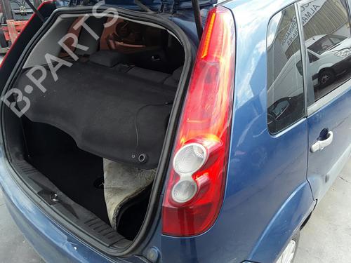 Used Right taillight FORD FIESTA V (JH_, JD_) 1.4 TDCi (68 hp) 13731787