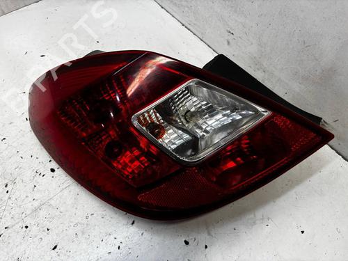 Piloto trasero izquierdo OPEL CORSA C (X01) [2000-2009]  30111029