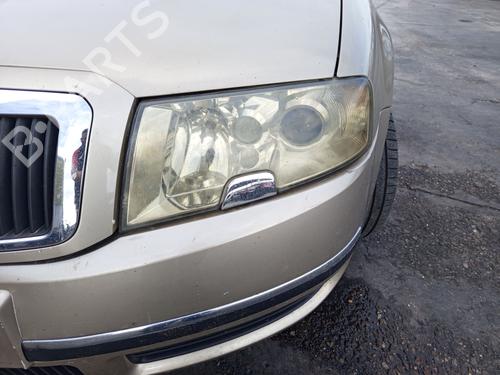 Used Left headlight SKODA SUPERB I (3U4) 1.9 TDI (130 hp) 31070163