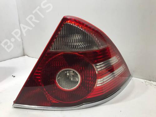 Højre baglygte FORD MONDEO III (B5Y) 2.0 TDCi (130 hp) 27217452