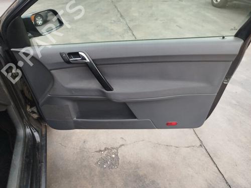 Elevador vidro frente direito VW POLO IV (9N_, 9A_) 1.4 16V (75 hp) 30147470