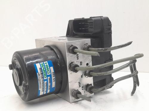 Used ABS pump HYUNDAI SANTA FÉ I (SM) 2.0 CRDi (113 hp) 19682324