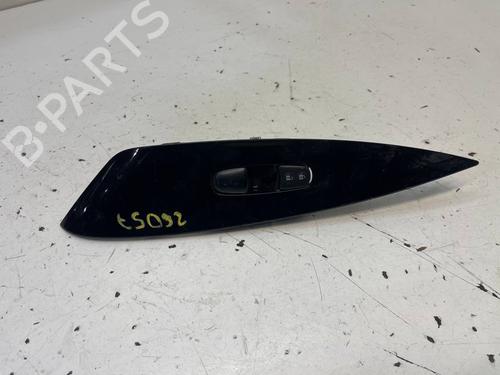 Used Right front window switch NISSAN LEAF (ZE0) Electric (109 hp) 30551522