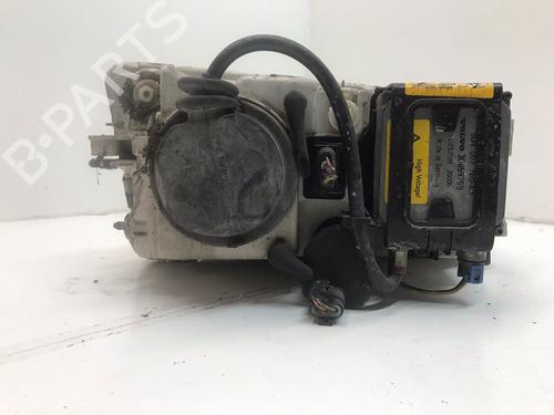 Used Right headlight VOLVO V40 Estate (645) 1.6 (109 hp) 13657967