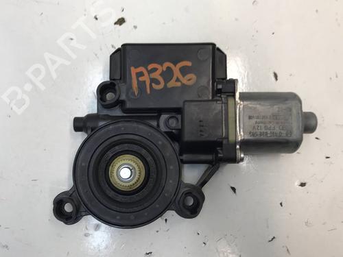 Rudehejsemotor bagstkærm højre VW POLO V (6R1, 6C1) 1.6 TDI (75 hp) 27518359