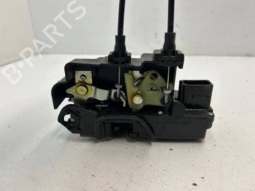 Used Front right lock CHEVROLET CAPTIVA (C100, C140) 2.0 D 4WD (150 hp) 22237337