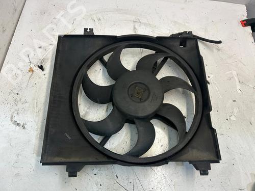 Used Radiator fan HYUNDAI SANTA FÉ I (SM) 2.0 CRDi (113 hp) 22420798