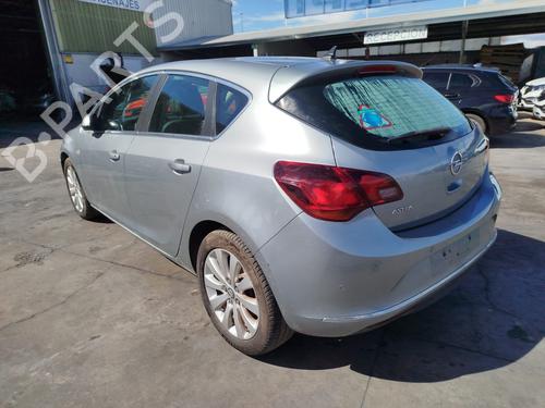 Used Left taillight OPEL ASTRA J (P10) 1.6 CDTi (68) (136 hp) 28151210