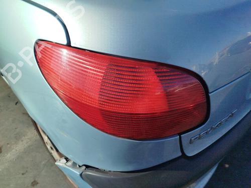 Feu arrière gauche PEUGEOT 206 CC (2D) 1.6 16V (2DNFUF, 2DNFUR) (109 hp) 31156714