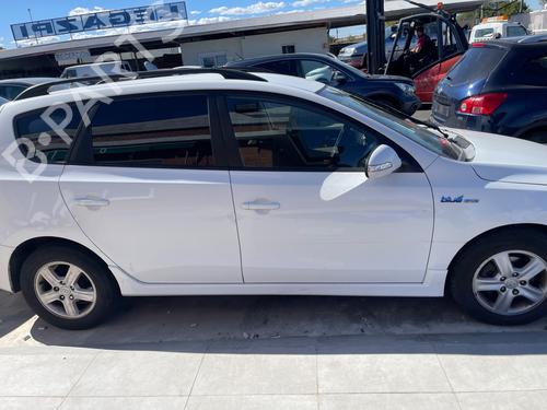 Right headlight HYUNDAI i30 Estate (FD) 1.6 CRDi | BP30548429C29 