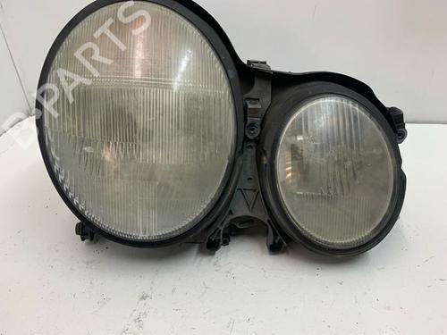 Koplamp rechts MERCEDES-BENZ E-CLASS (W210) E 220 CDI (210.006) (143 hp) 16442508