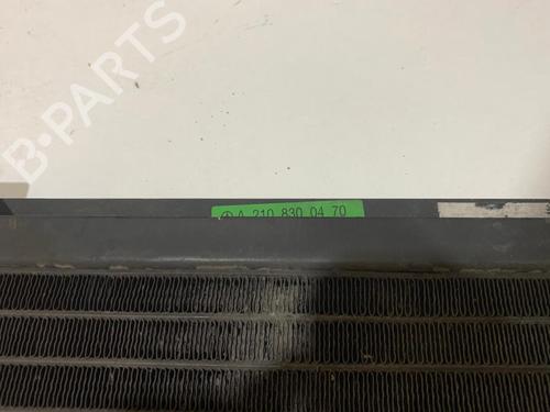 Used AC radiator MERCEDES-BENZ E-CLASS (W210) E 300 Turbo-D (210.025) (177 hp) 15370521