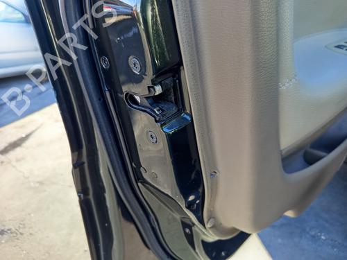 Used Front left lock VOLVO XC70 I Cross Country (295) D5 AWD (185 hp) 31670261