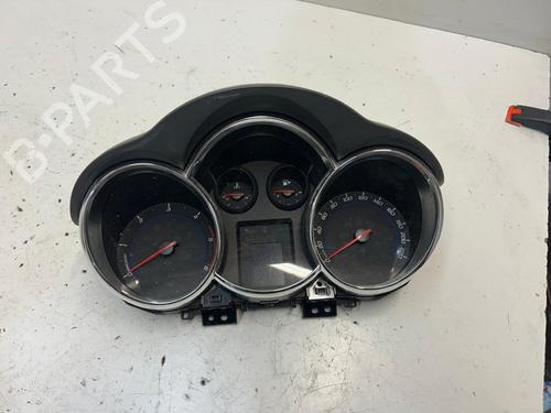 Used Instrument cluster CHEVROLET CRUZE (J300) 2.0 CDI (150 hp) 24052792
