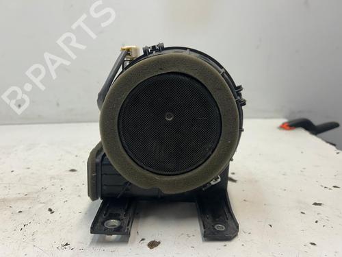 Used Heater blower motor TOYOTA YARIS (_P13_) 1.5 Hybrid (NHP130_, NHP130) (101 hp) 23221868