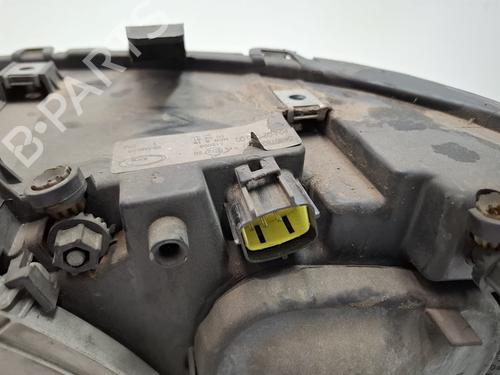 Right headlight CHRYSLER VOYAGER IV (RG, RS) 2.8 CRD | BP19107502C29 