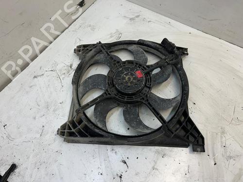 Used Radiator fan HYUNDAI SANTA FÉ I (SM) 2.4 16V (146 hp) 26328997