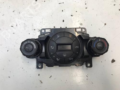 Used Climate control FORD FIESTA VI (CB1, CCN) 1.4 (97 hp) 26597507