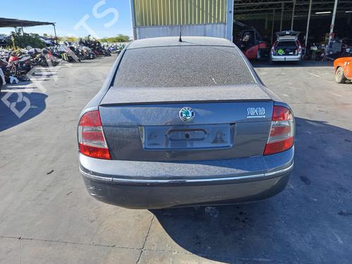 Right headlight SKODA SUPERB I (3U4) 2.0 TDI | BP29626567C29 