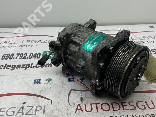 Used AC compressor MERCEDES-BENZ SPRINTER 4-t Van (B904) [1995-2012]  11008187