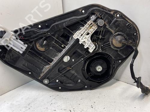 Rudehejsemekanisme venstre bagtil HYUNDAI i30 (GD) | BP30974314C24