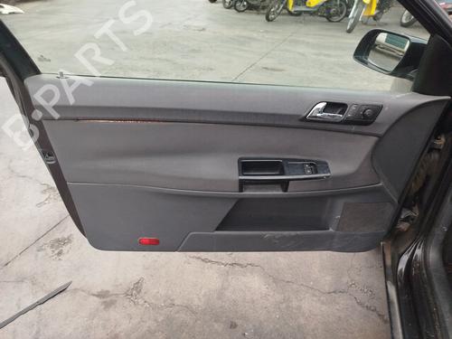 Elevador vidro frente esquerdo VW POLO IV (9N_, 9A_) 1.4 16V (75 hp) 30147471