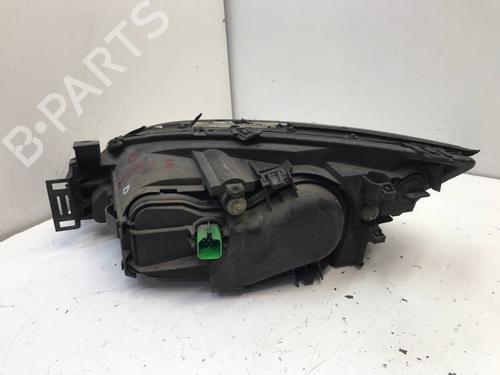 Right headlight FORD MONDEO III (B5Y) 2.0 TDCi | BP27593953C29 