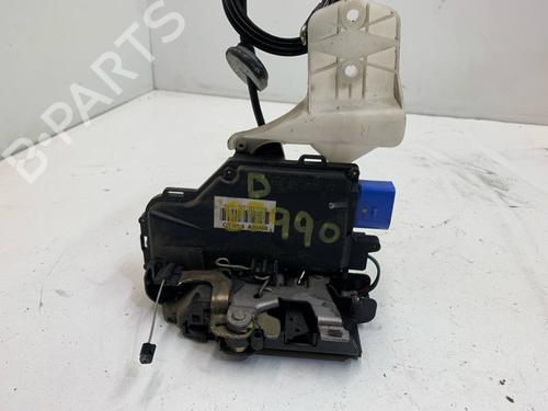Used Front right lock VW CADDY III Box Body/MPV (2KA, 2KH, 2CA, 2CH) 2.0 SDI (70 hp) 17612482