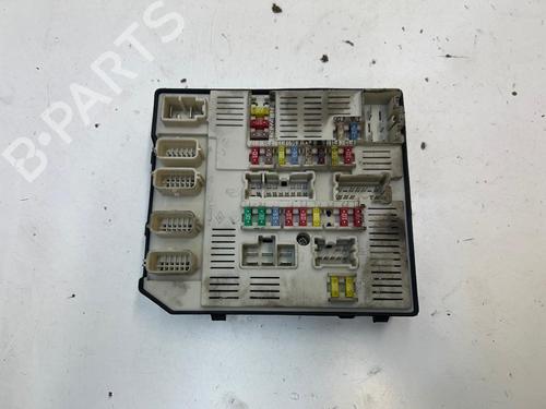 Zekeringkast RENAULT MEGANE III Hatchback (BZ0/1_, B3_) 1.5 dCi (BZ09, BZ0D, BZ1W, BZ29, BZ14) (110 hp) 26214237