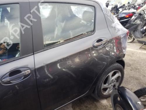 Used Left rear door TOYOTA YARIS (_P13_) 1.5 Hybrid (NHP130_, NHP130) (101 hp) 26660167
