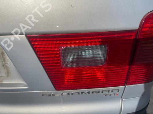 Feu de coffre droit SEAT ALHAMBRA (7V8, 7V9) 1.9 TDI (115 hp) 31884959